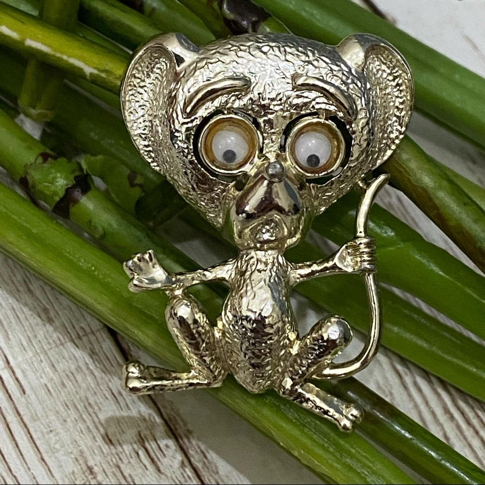 Vintage JJ Googly Eyes Silver Mouse Brooch